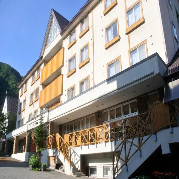  层云峡汤本温泉酒店，位于上川町的酒店