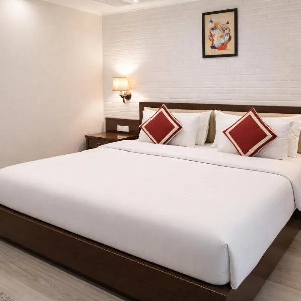 Hotel Diplomat Residency，位于巴雷利的酒店