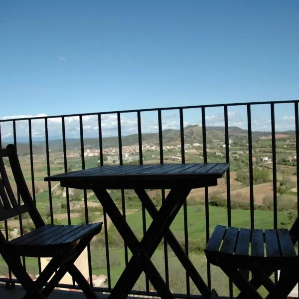 Casa con vistas al valle - La Sabina，位于Montsonis的酒店