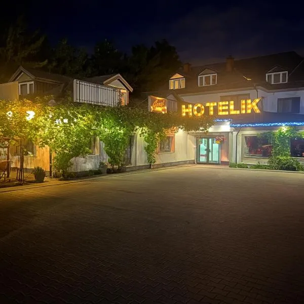 Hotelik Zielonka，位于杰隆卡的酒店