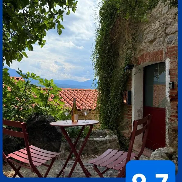 Charming stone house in Eus - Vue sur les Montagnes & Confort 2025，位于Eus的酒店
