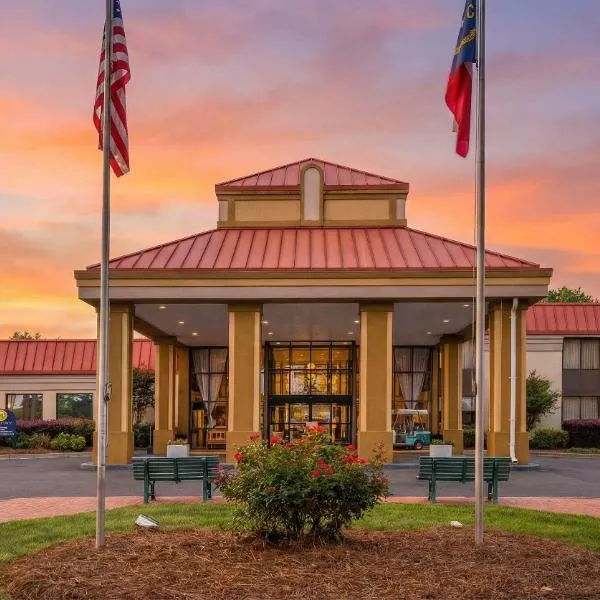 Village Inn Clemmons-Winston Salem, Trademark by Wyndham，位于Clemmons的酒店