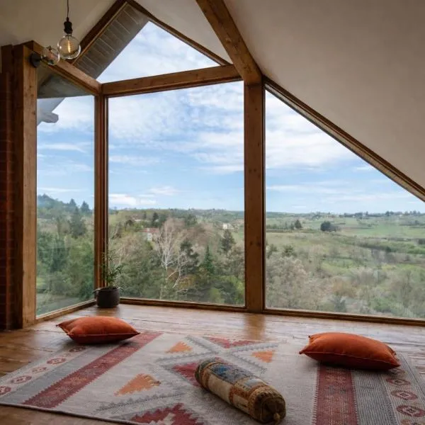 Matea Slow Living Home Private Retreat，位于Čortanovci的酒店