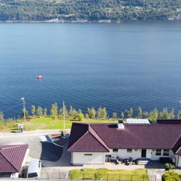 Large house by the sea，位于卑尔根的酒店