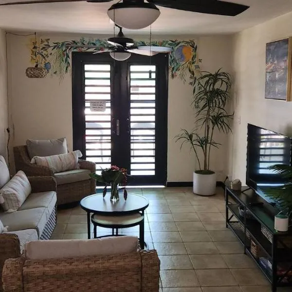 Beach vibes condo in Luquillo,位于卢基约的酒店