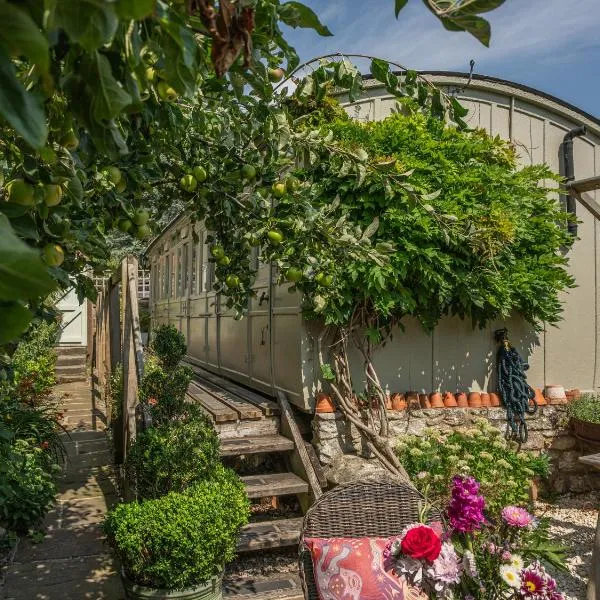 The Railway Carriage Helmsley，位于赫尔姆斯利的酒店