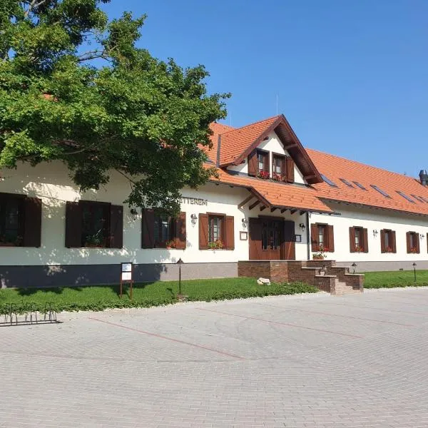 Esterházy Fogadó，位于Gánt的酒店
