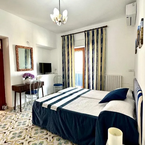 Blumoon Capri con accesso Piscina，位于阿纳卡普里的酒店