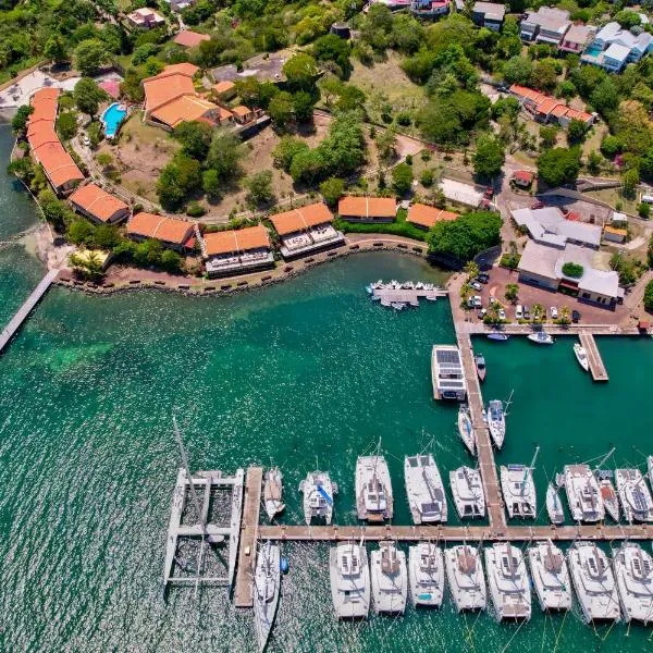 Secret Harbour Boutique Hotel and Marina，位于Lance aux Épines的酒店