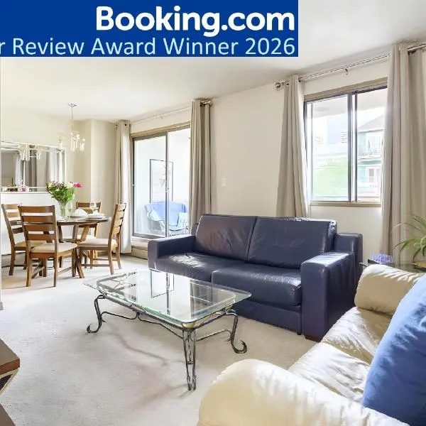 Entire condo downtown, walk to BMO & Stampede, secure parking, 1,5 hrs to Banff，位于卡尔加里的酒店