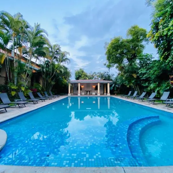 波萨达特拉尔腾安格温泉酒店，位于库埃纳瓦卡的酒店