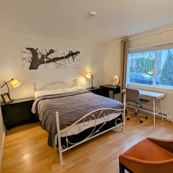 Private Room in Shared Family Home，位于斯阔米什的酒店