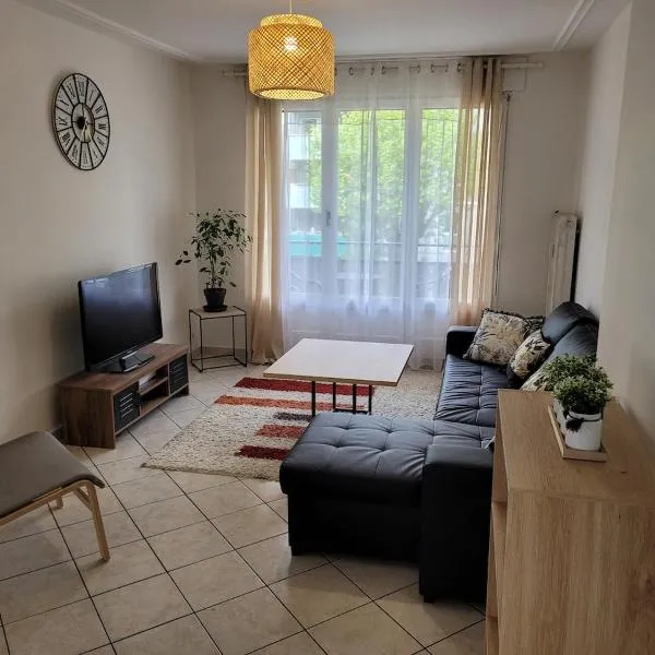 Cosy appartement 4 pers 2 chambres avec balcons & parking gratuit Annecy proche lac，位于安锡的酒店