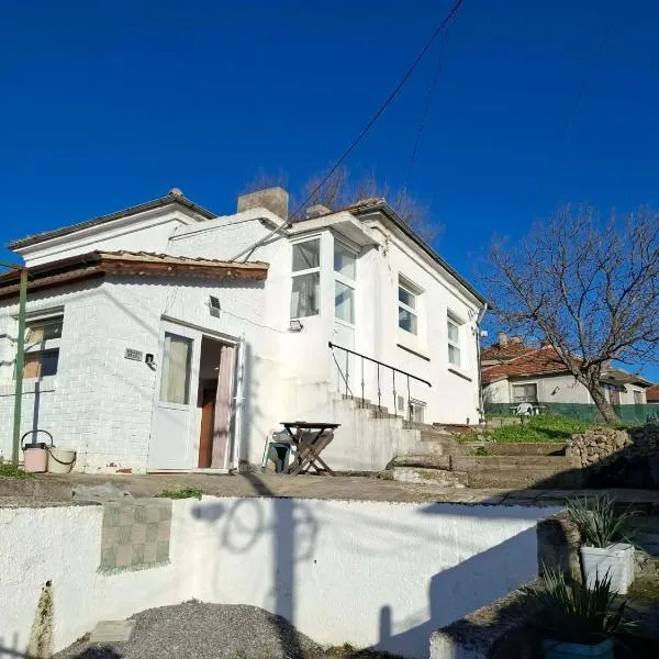 Bellas place，位于扬博尔的酒店