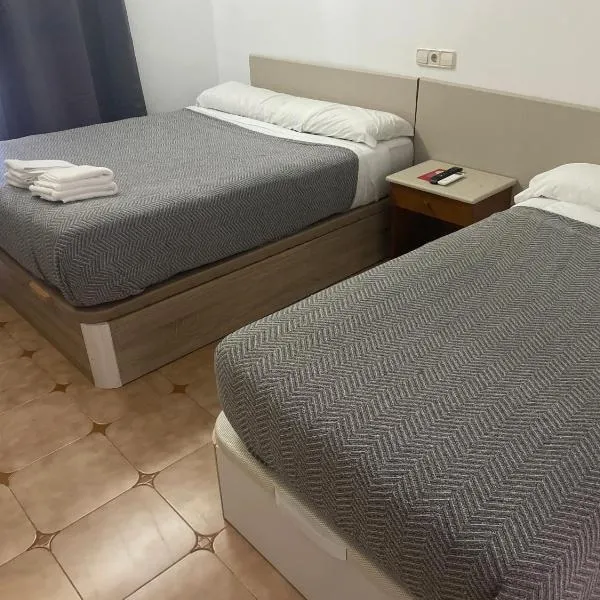 Hostal Treinta6，位于塞塞尼亚的酒店