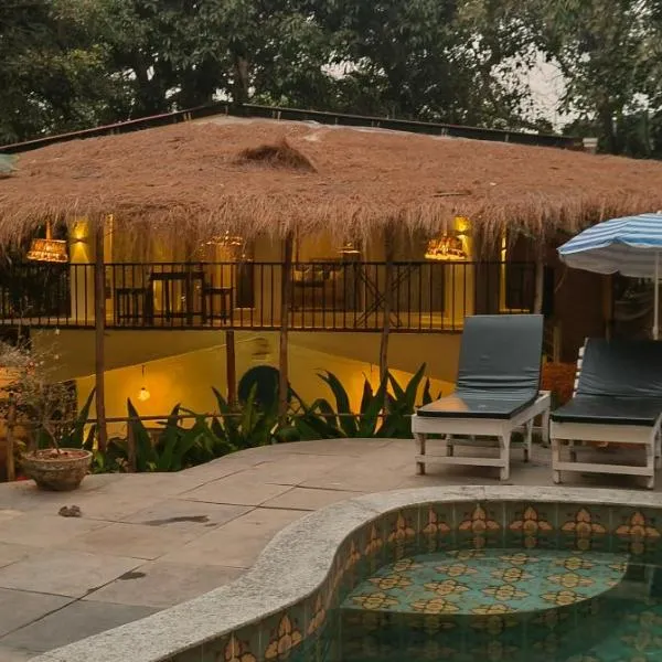 Standalone "Greek" Jungle House, walking distance to Thalassa and Boiler Maker，位于西奥利姆的酒店