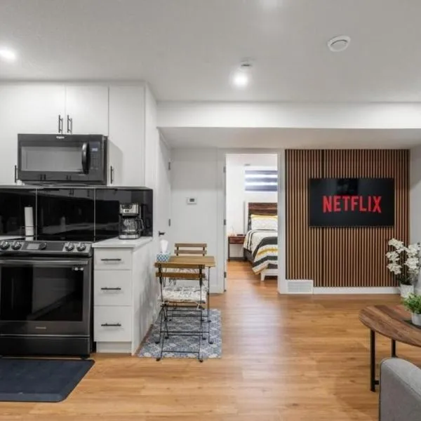 Mountain Hideaway Two Bedrooms Free Park Pass，位于科克伦的酒店