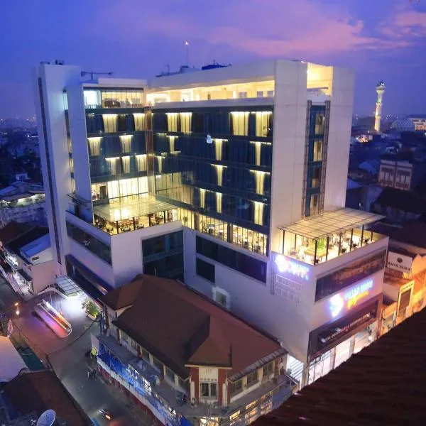 Pasar Baru Square Hotel Bandung，位于Rancakole的酒店