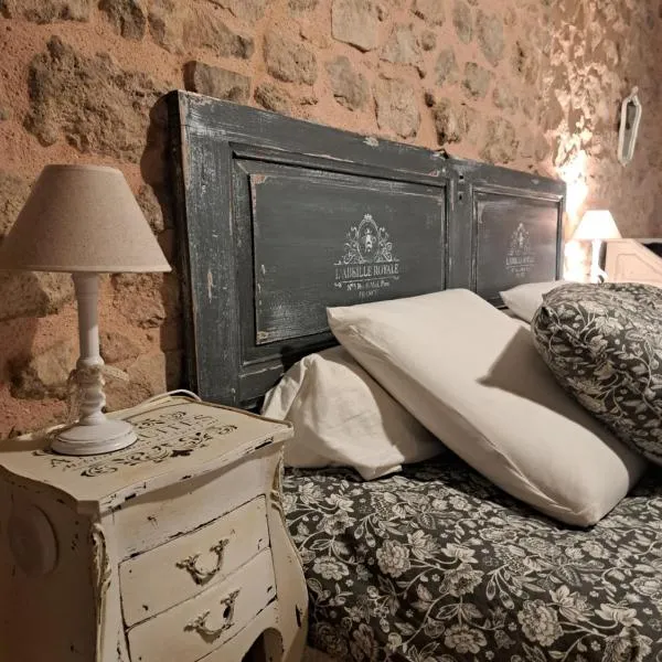 maison la Bambine chambre esprit château，位于Ozolles的酒店