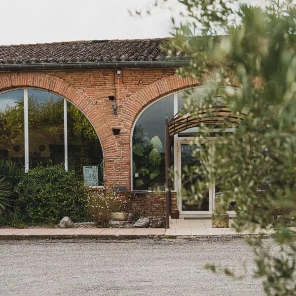 L'ALCOVE HOTEL RESTAURANT，位于Villematier的酒店