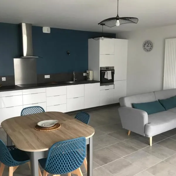 Appartement récent et à la déco moderne，位于当冈的酒店