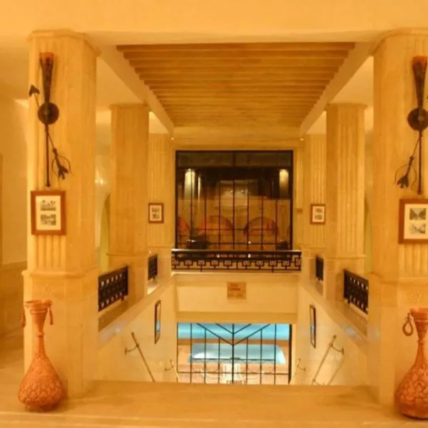 Ksar El Jerid，位于托泽尔的酒店