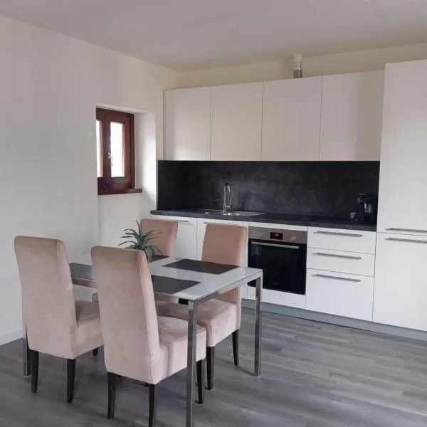 Vacallo Panorama Apartment - RentuGoo Travel，位于沃卡罗的酒店