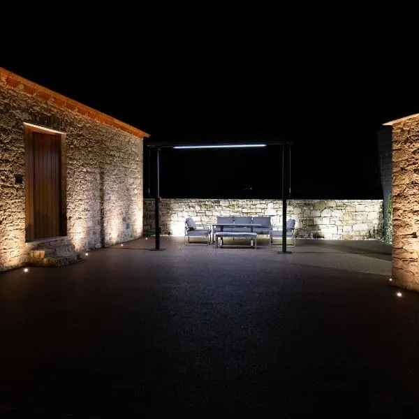 Philoxenia Stone Suites，位于Choulou的酒店