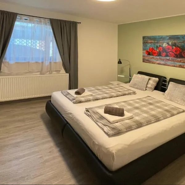 Roses Apartment Prijeten apartma za dve osebi，位于门奇斯的酒店