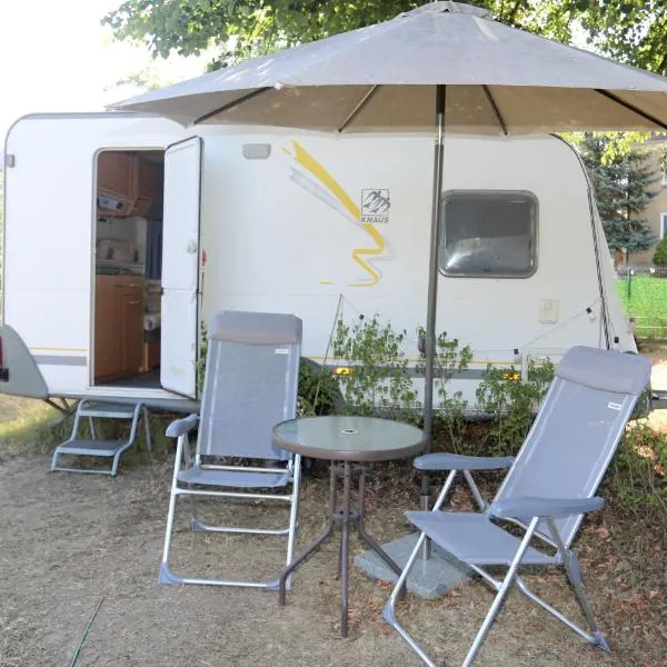 "Campingplatz Altjessen 57"，位于皮尔纳的酒店