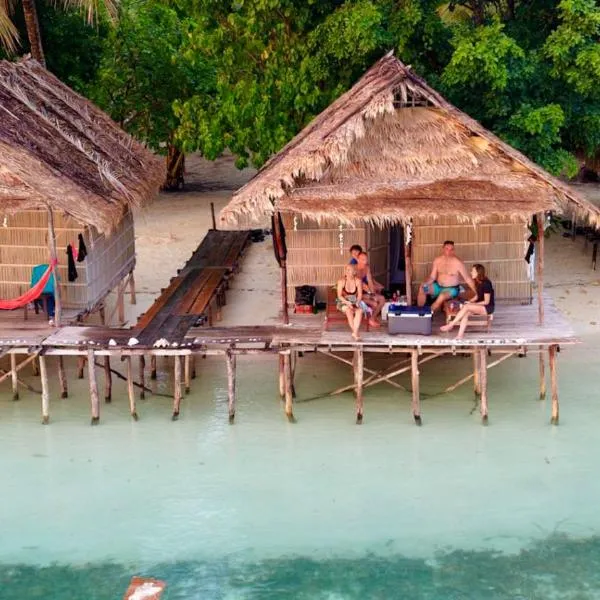 Coco Huts Guest House，位于Waisai的酒店