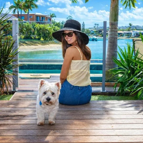 盐水别墅 - 乐宠住宿，位于穆卢拉巴的酒店