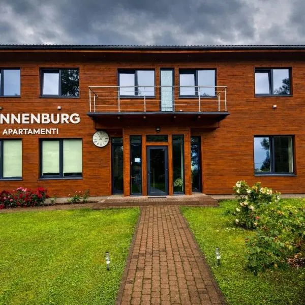 Ronnenburg apartamenti，位于Rauna的酒店