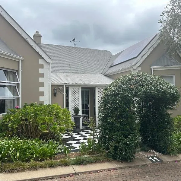 Lalla's Cottage，位于佛维斯的酒店
