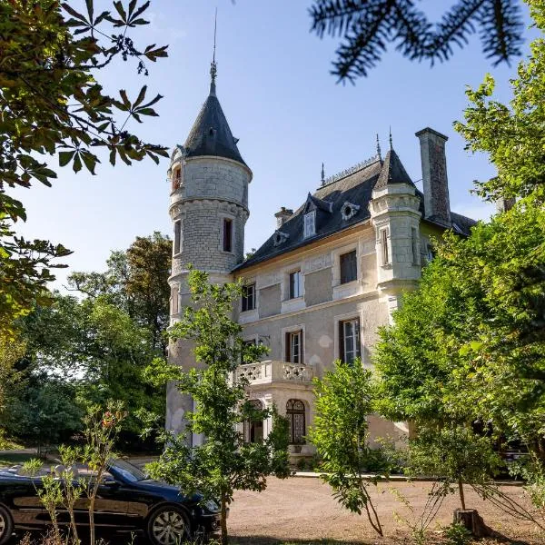 château de Puymoger，位于Javerlhac-et-la-Chapelle-Saint-Robert的酒店