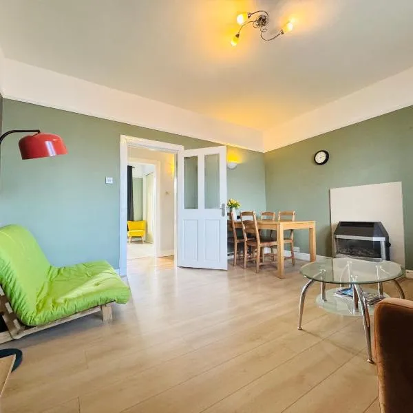 Peaceful Central Accessible Home with Great Amenities& Free Parking,位于爱丁堡的酒店