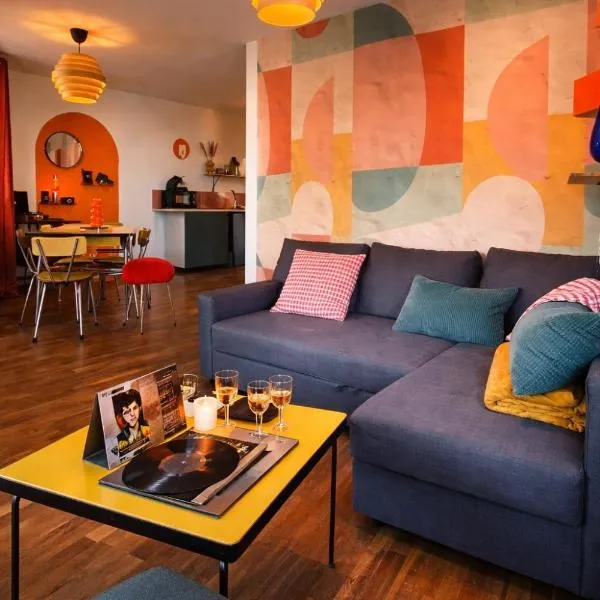 Vinyle club-rétro 70's-6 pers-Terrasse-Wifi-Parking,位于贝莱姆的酒店