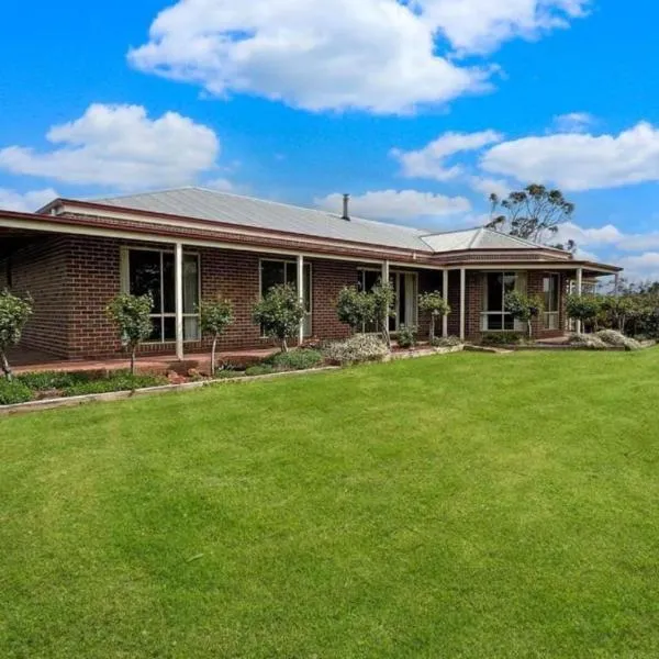 Roses Farmhouse，位于Heathmere的酒店