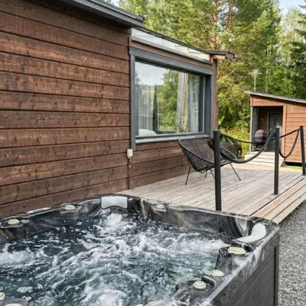 Private Himosranta Glass Suite & Jacuzzi，位于耶姆赛的酒店