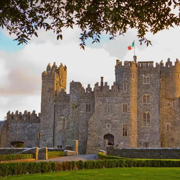 Kilkea Castle，位于Kilkea的酒店