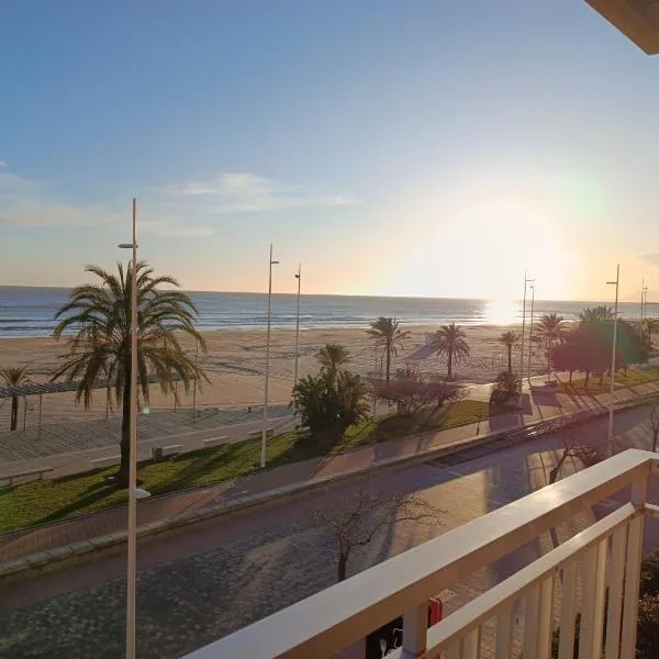 Primera línea Playa Gandia，位于甘迪亚的酒店