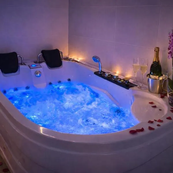 Apartamentos De la Haya & Suite con Jacuzzi, junto al Teatro Romano，位于梅里达的酒店