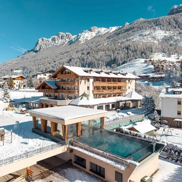 Resort Dolce Casa - Family & Spa Hotel，位于莫埃纳的酒店