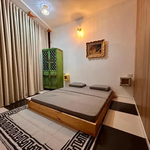 Heritage guesthouse and art gallery，位于Buq‘ātā的酒店