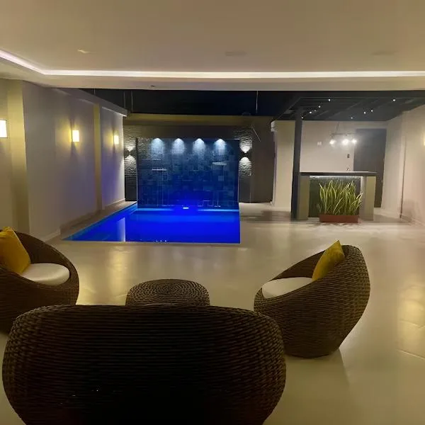 Casa completa con piscina privada en Manta, Ecuador，位于曼塔的酒店