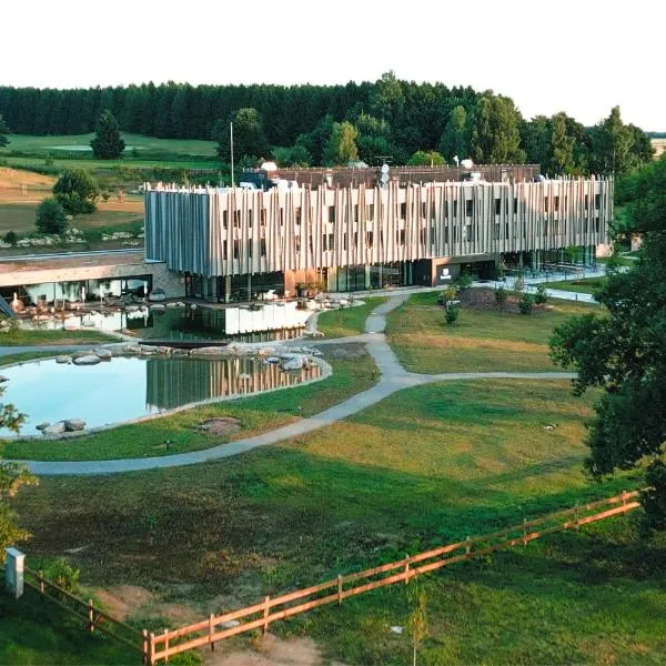 Amenity Hotel & Resort Česká Kanada，位于新比斯特日采的酒店