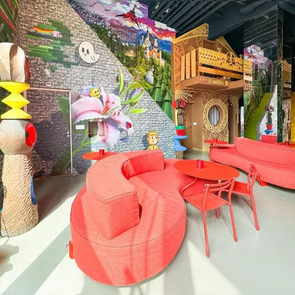 Hotel Not Hotel Rotterdam，位于鹿特丹的酒店