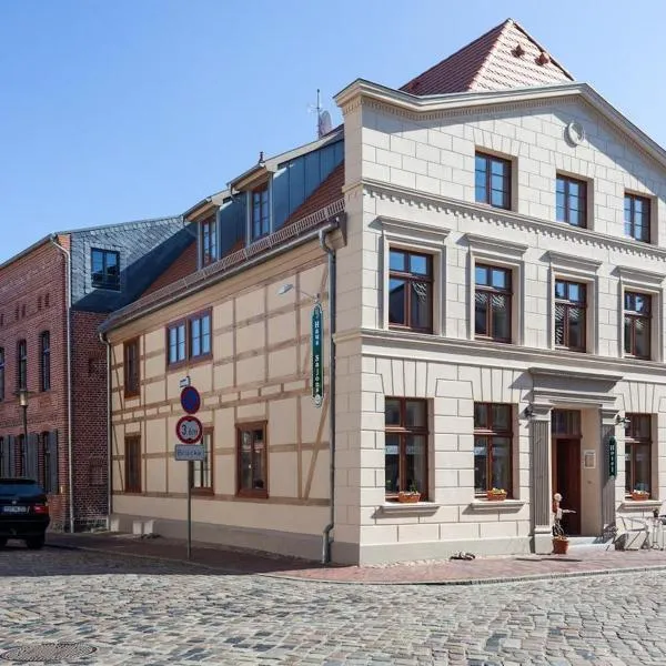Hotel und Restaurant Haus Sajons，位于普劳西的酒店