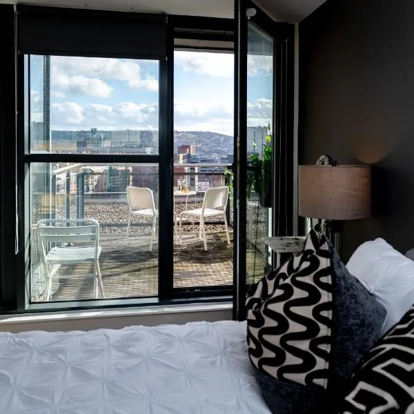 Deluxe City Centre Studio Apartment with Balcony & City Views - FREE WIFI NETFLIX, GYM ACCESS - WESTONE，位于谢菲尔德的酒店