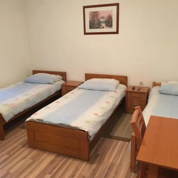 Rooms Dujlović，位于Krnjak的酒店